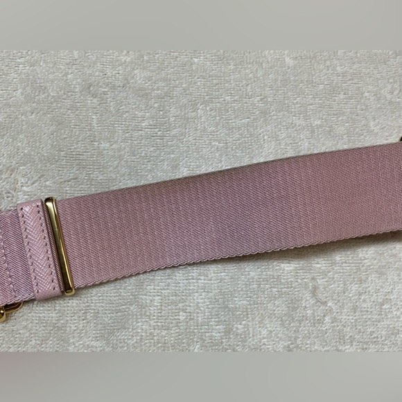 Prada Re-Edition 2005 Pink Alabaster Saffiano Leather Bag - Picture 11 of 16